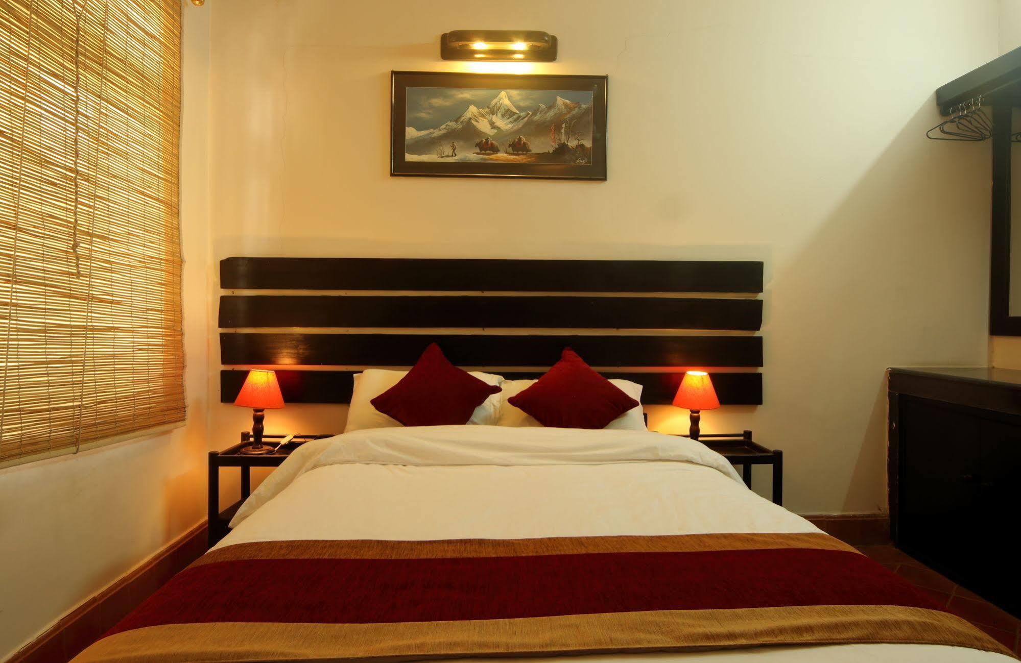 Hotel Thorong Peak กาฐมาณฑุ ภายนอก รูปภาพ